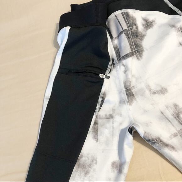 Rebecca Minkoff Black and White Workout Leggings Size Medium - Picture 4 of 8